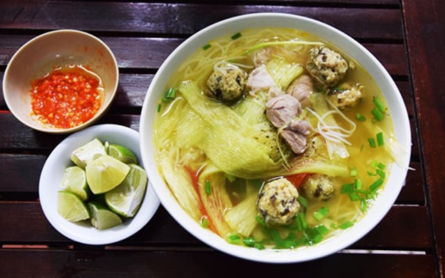 Bún mọc dọc mùng
